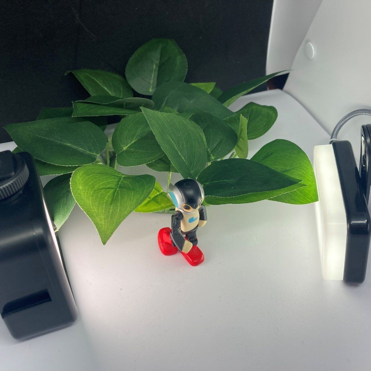 商品撮影や自撮りにピッタリ！ダイソー「クリップ付USBライト」