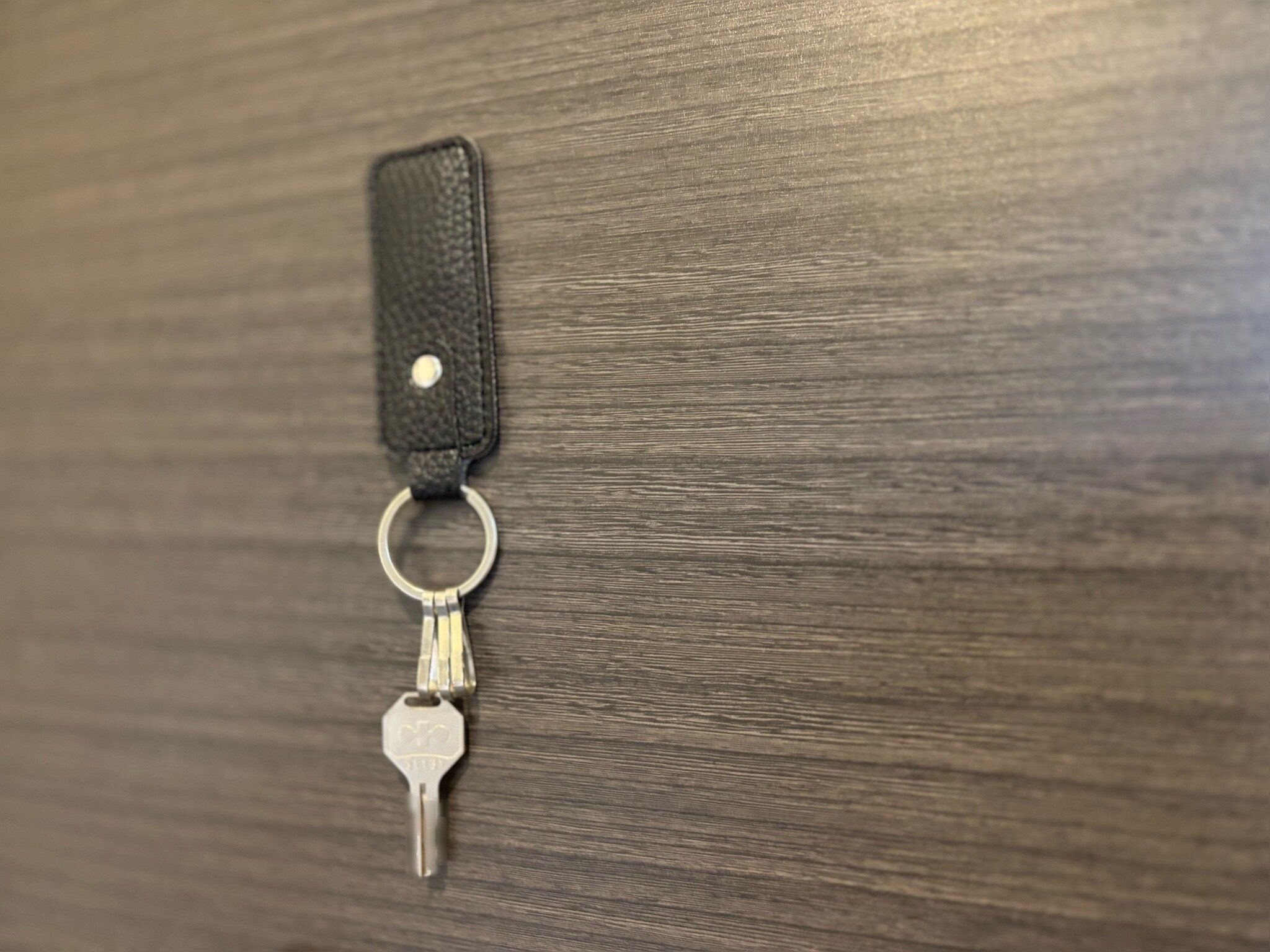 ダイソーで見つけた!レザー調「マグネット入キーホルダー」