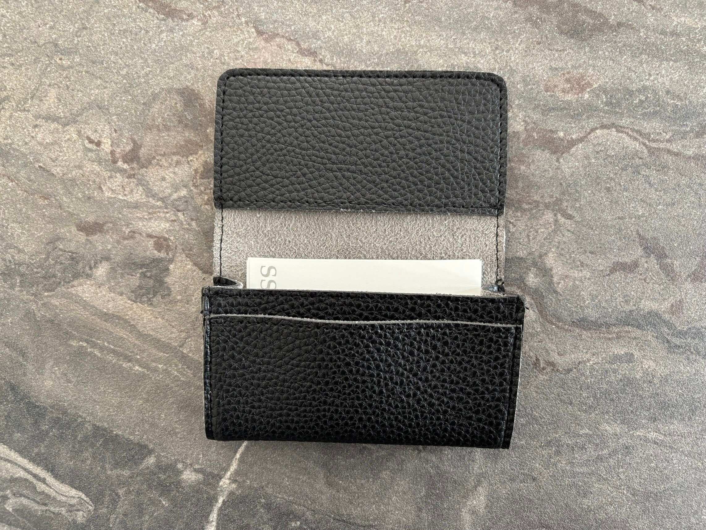 ダイソーで見つけた!レザー調「マグネット入キーホルダー」