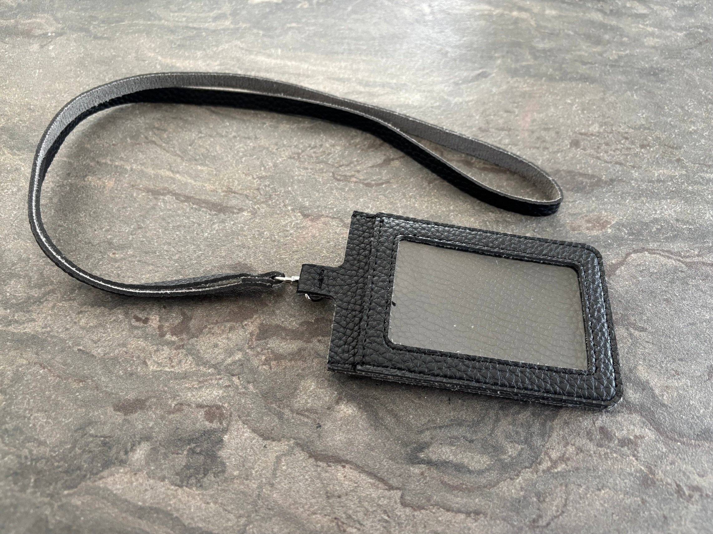 ダイソーで見つけた!レザー調「マグネット入キーホルダー」