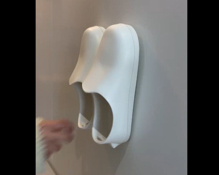 【ダイソー】ついに出た!マグネット付きお風呂ブーツ