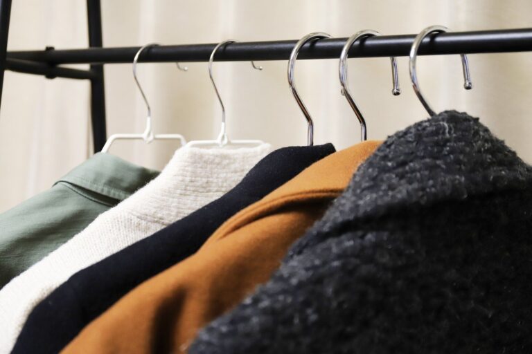ハンガーラックのおすすめ5選！種類や素材別の特徴や選び方も解説