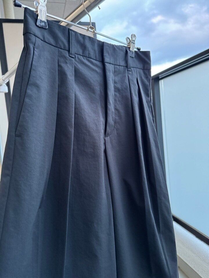 GU ベルテッドワイドパンツ