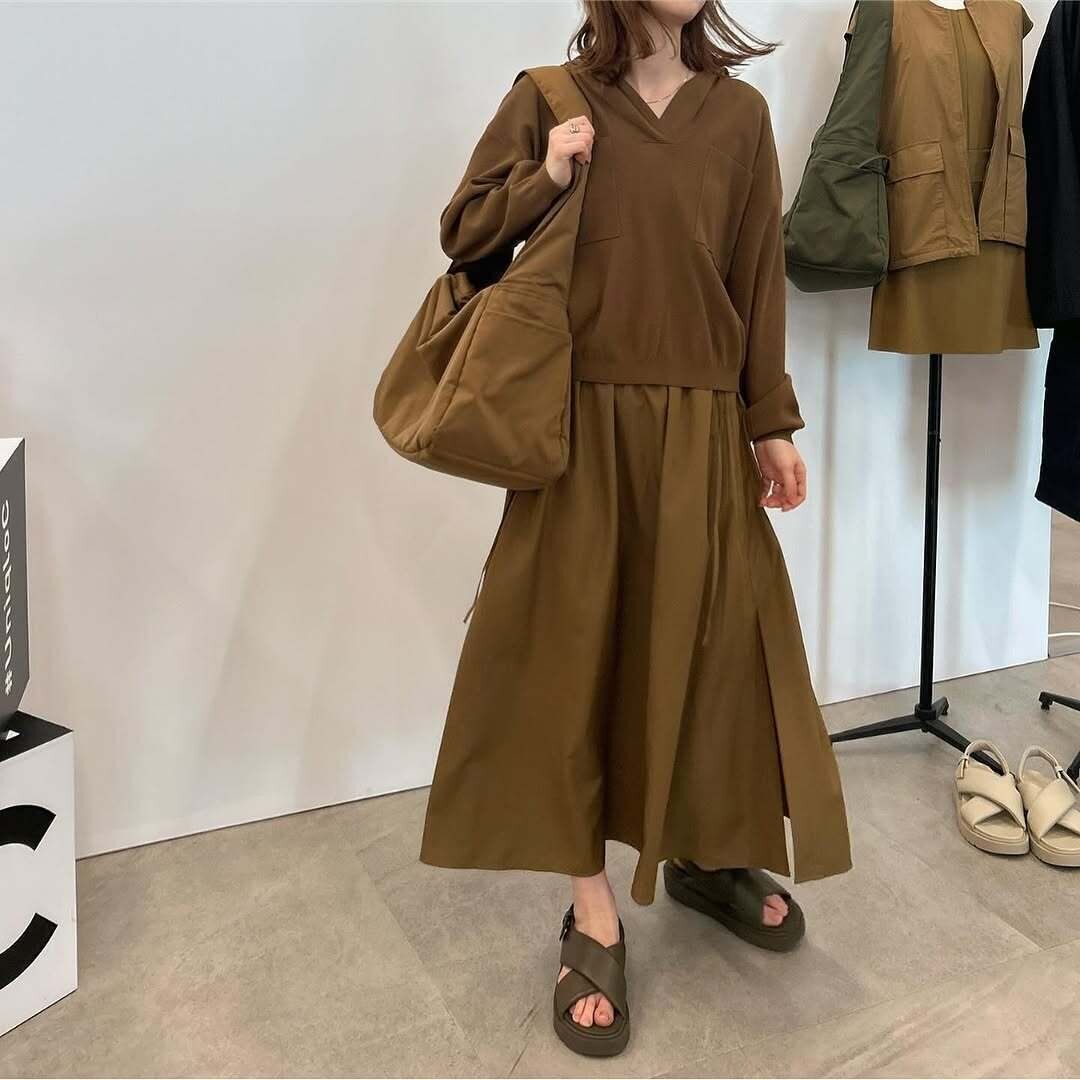 お出かけにマスト！「ユニクロ」軽くてお洒落な「バズりバッグ」