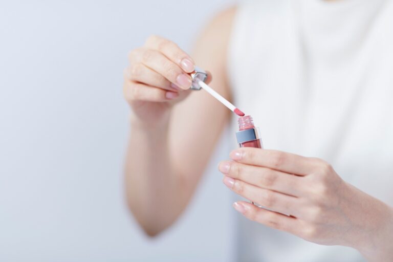 落ちないティントリップのおすすめ5選！選び方やキレイに塗るコツについても解説