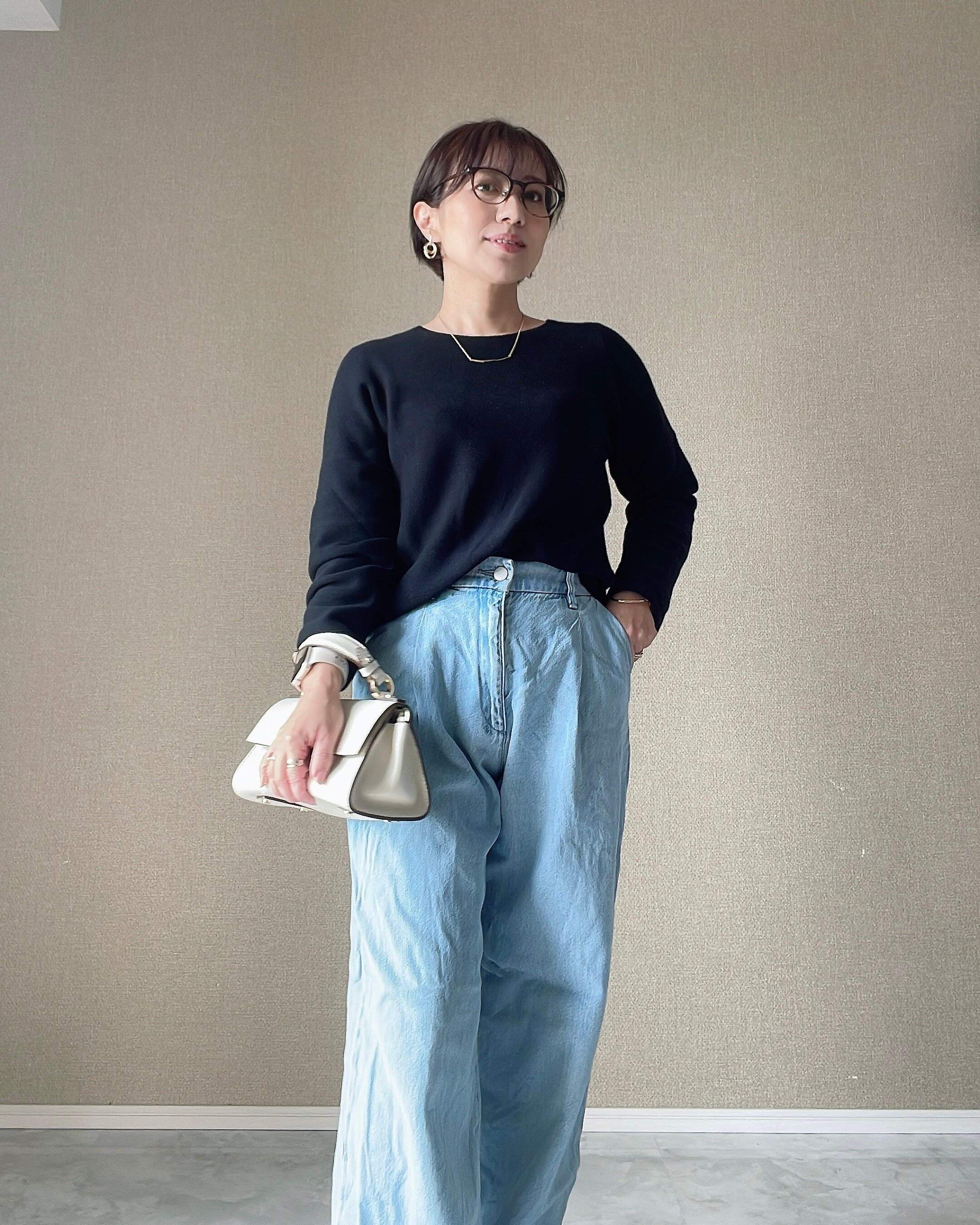 大人のカジュアルが家着に見える