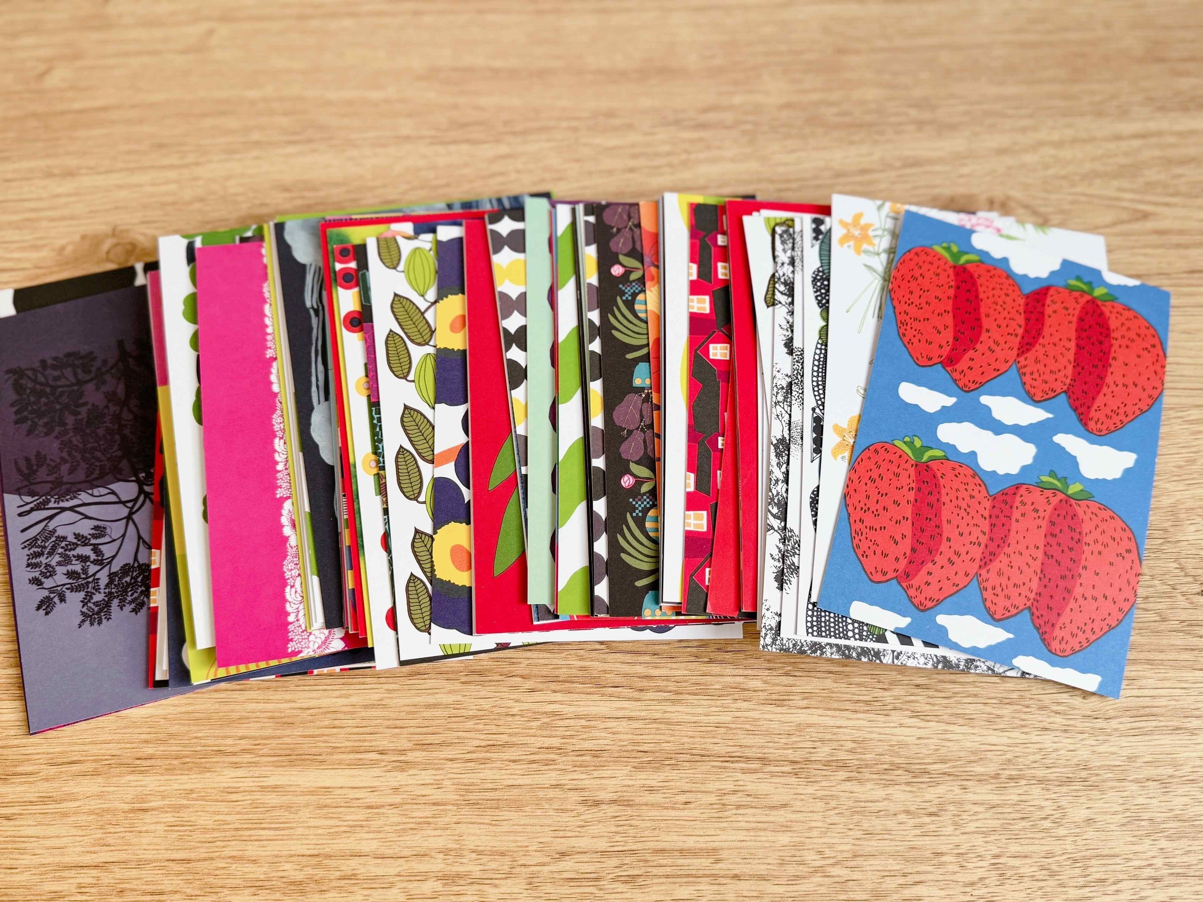 1．ポストカードが150枚収容可能だから