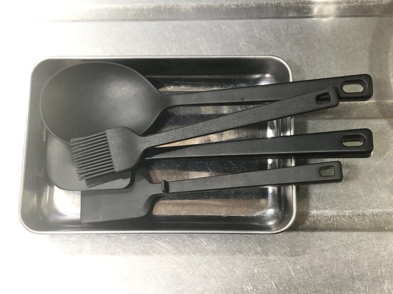 【ダイソー】買ってよかったシリコンツール｜21cmスパチュラがコンパクトで出番多し！