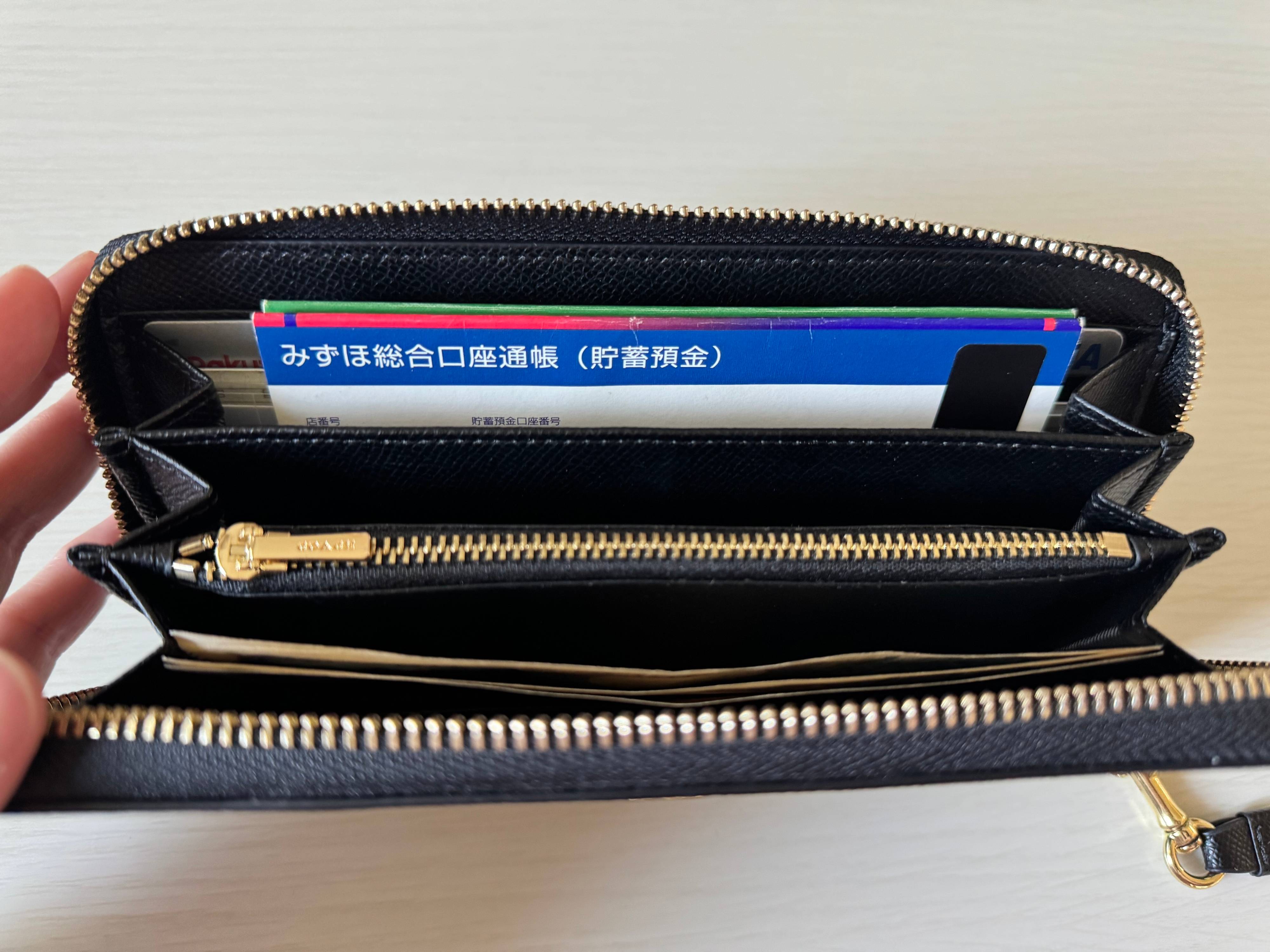 2.通帳も入れられるから