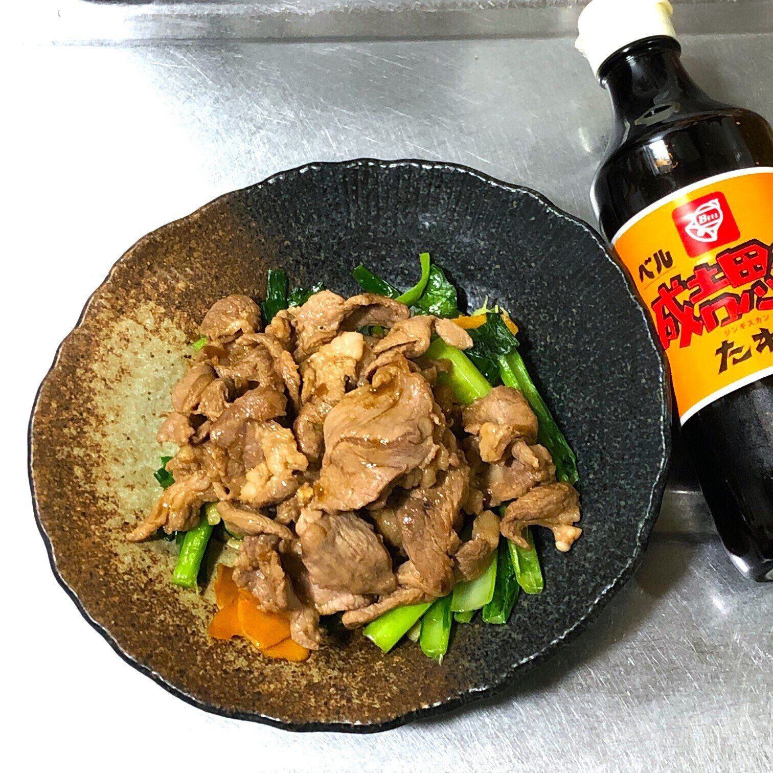 野菜の上に盛り付け