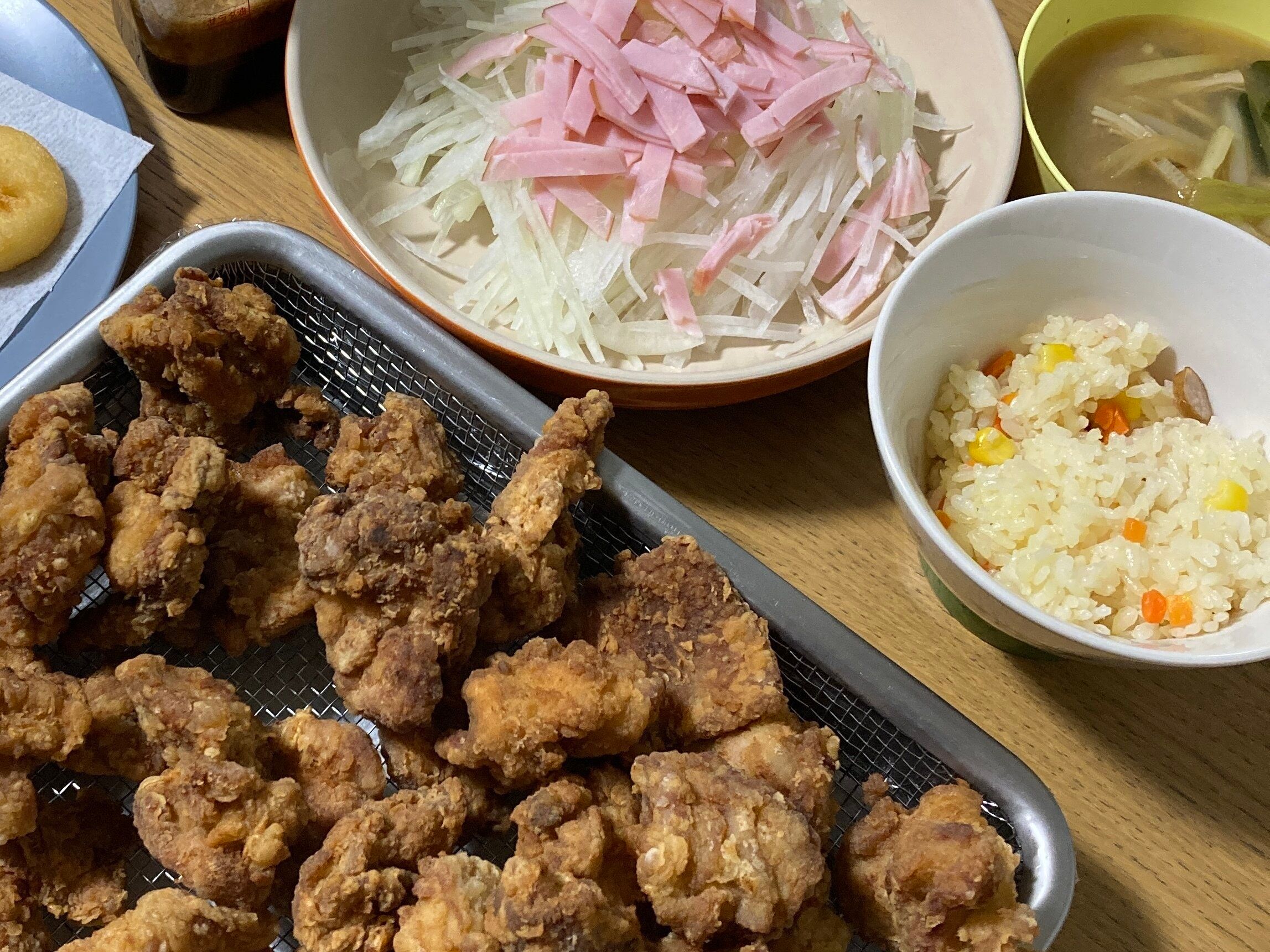 ピラフと唐揚げと大根のサラダ