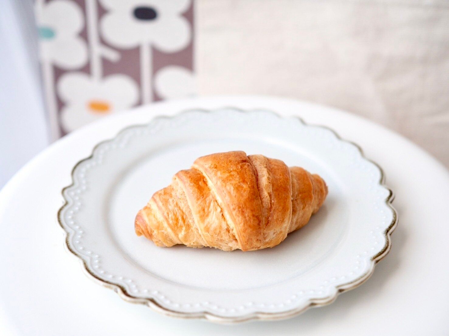 シャトレーゼ「バターが香るクロワッサン 4個入」商品写真