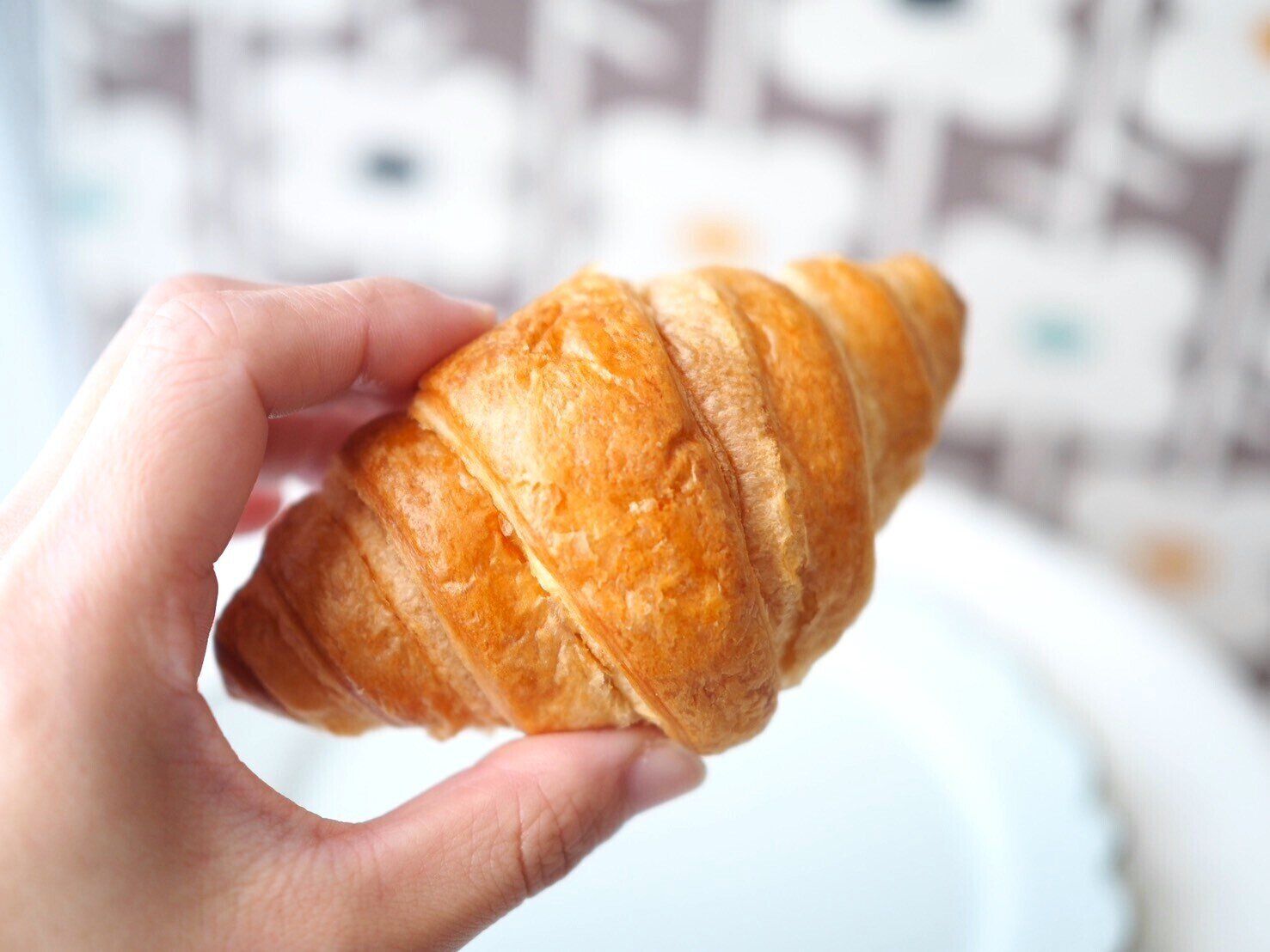 シャトレーゼ「バターが香るクロワッサン 4個入」商品写真