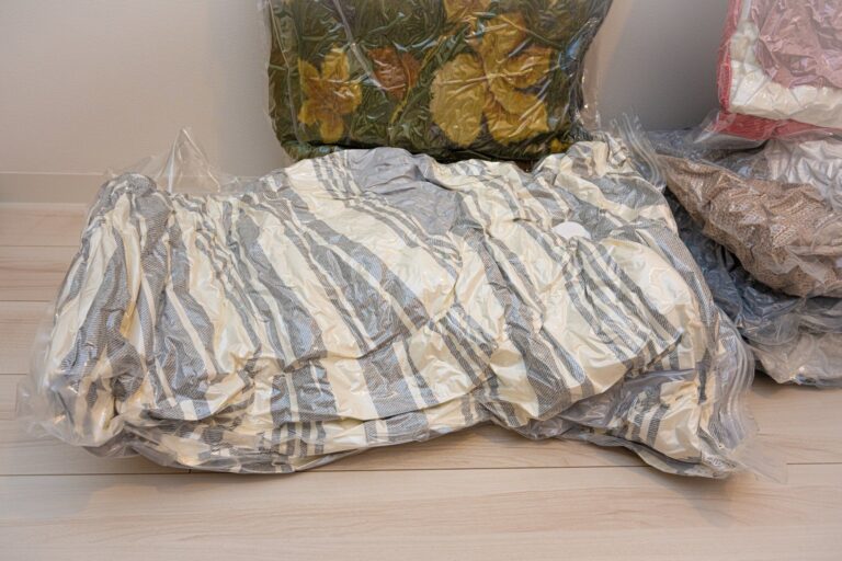 圧縮袋布団用おすすめ人気アイテムを17選ご紹介！羽毛専用から防ダニ用まで厳選