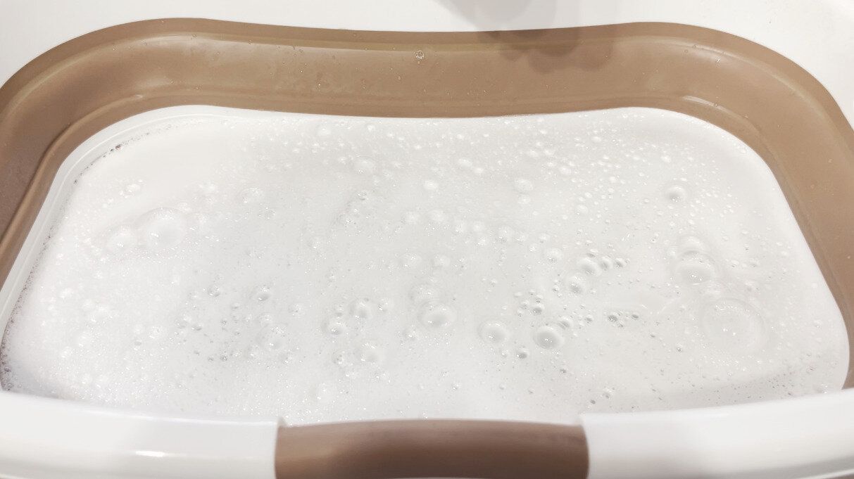 泡だったオキシ溶液