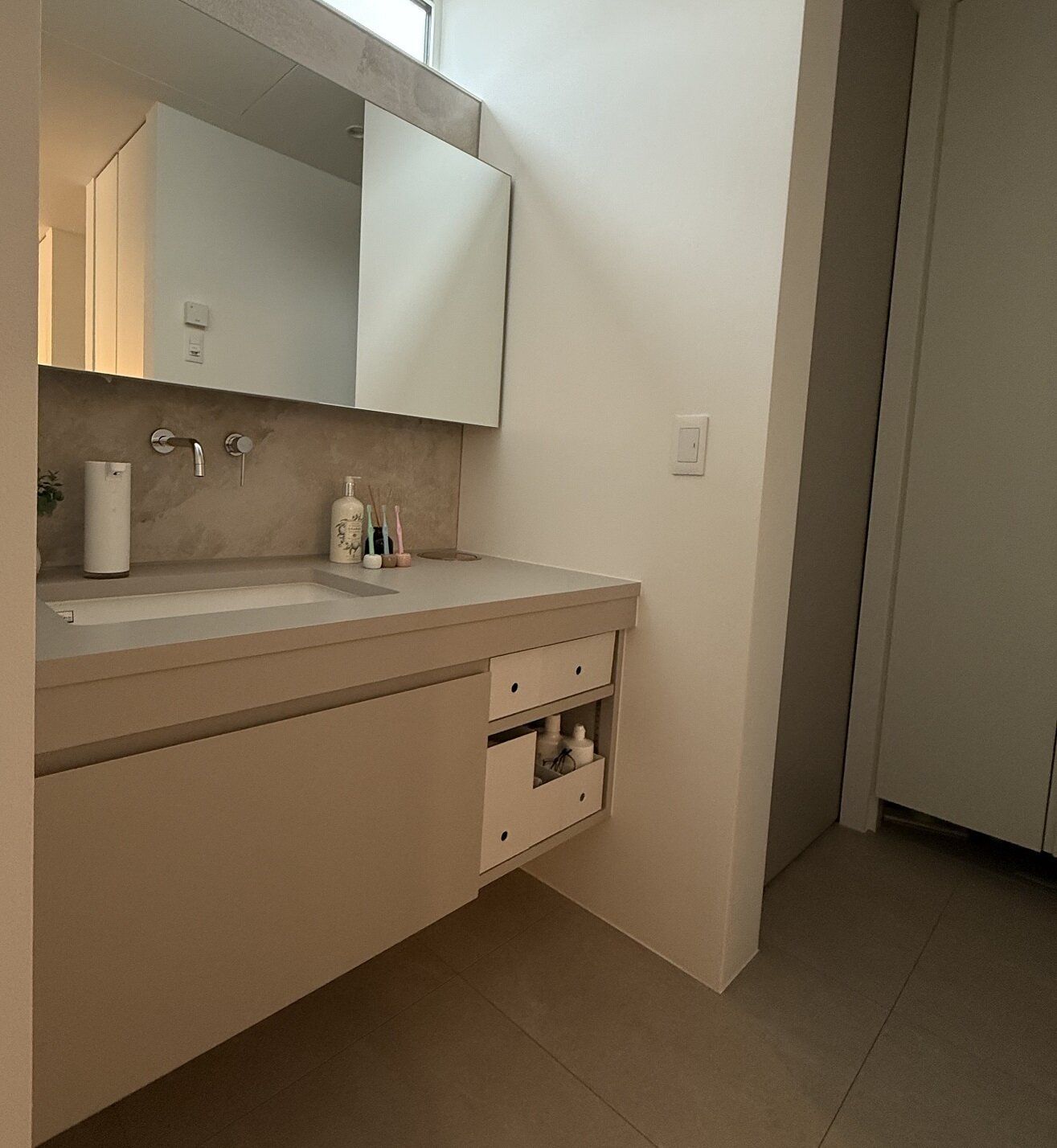 「ものが多くてもスッキリした部屋」を叶える3つのテクニック