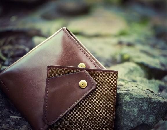 【夢占い】身に覚えのない借金の夢の意味とは？状況、恋愛、仕事などシチュエーション別に解説！