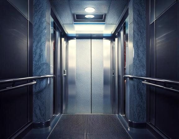 【夢占い】エレベーター急降下の夢の意味とは？トラブルや精神的影響をシチュエーション別に解説！