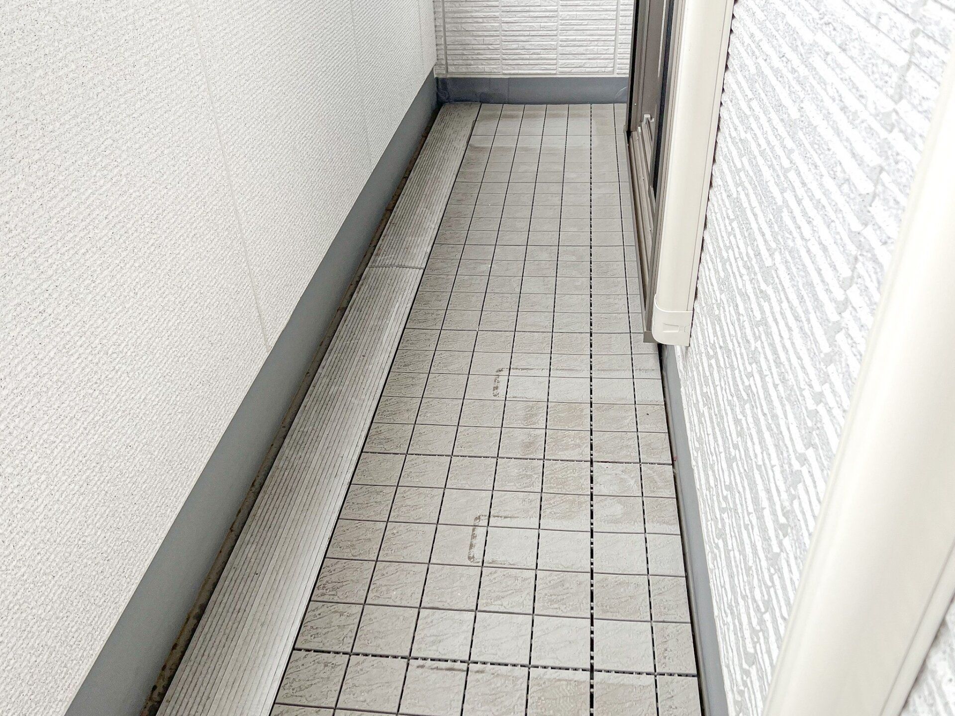 ベランダ掃除は暑くなる前に