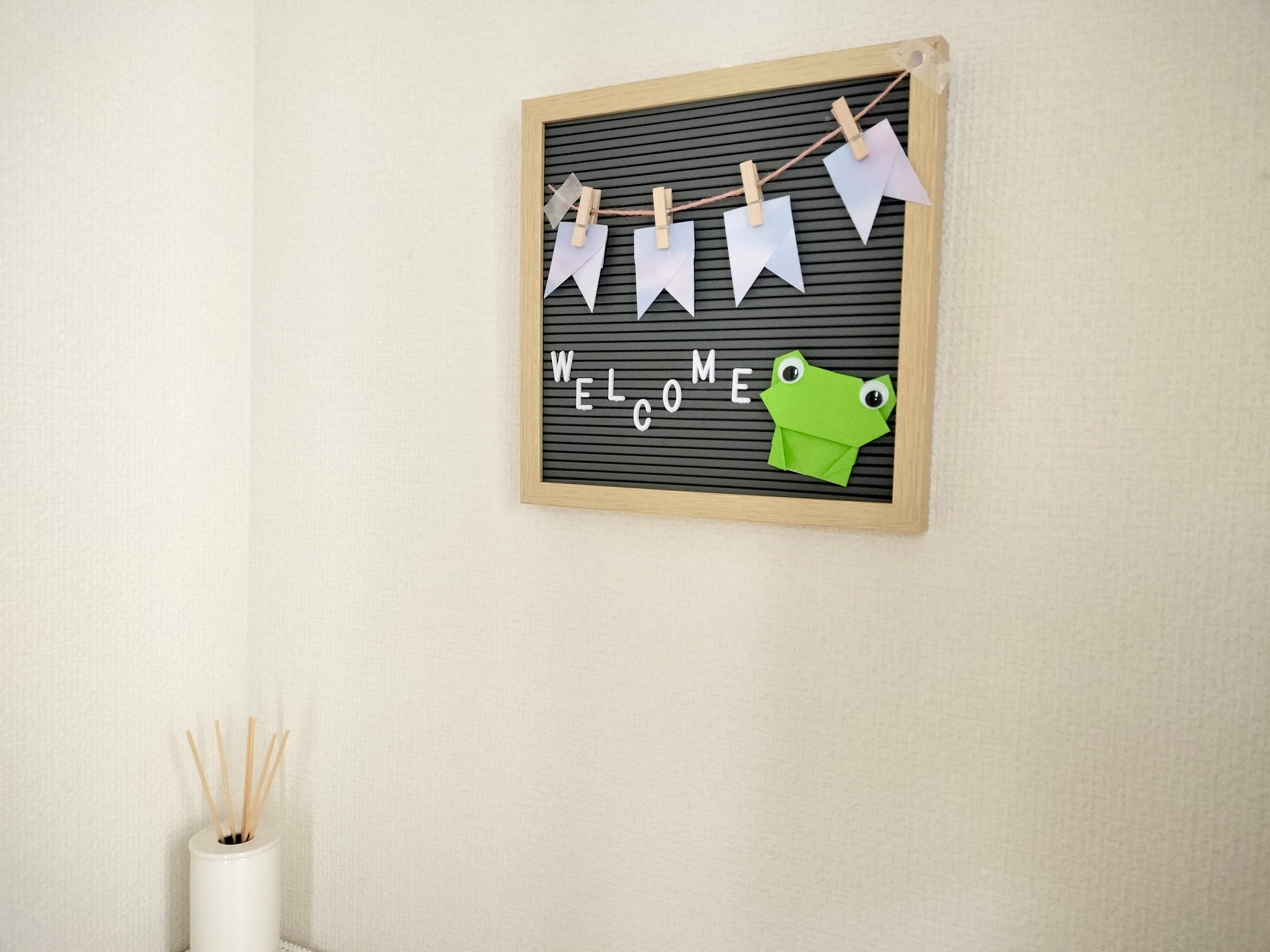 玄関に飾られたレターボードの画像