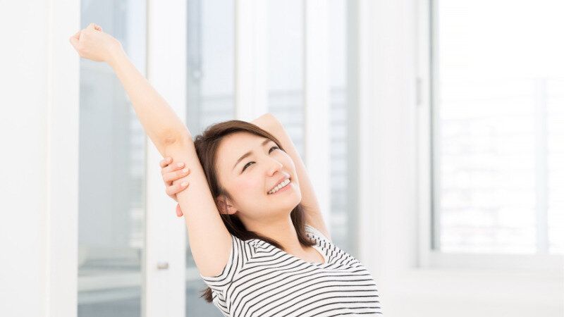 リラックスする女性