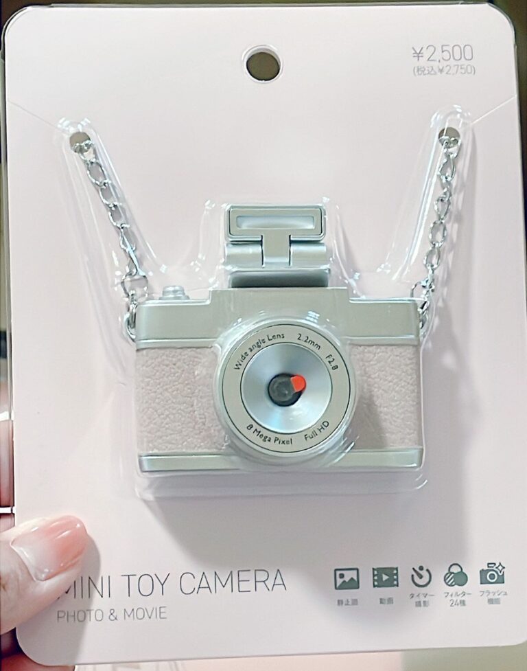 ミニチュア好きが一目ぼれ！3COINSのミニカメラは見た目以上の実力派