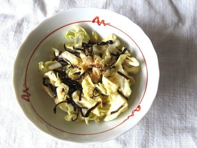 キャベツの塩昆布和え