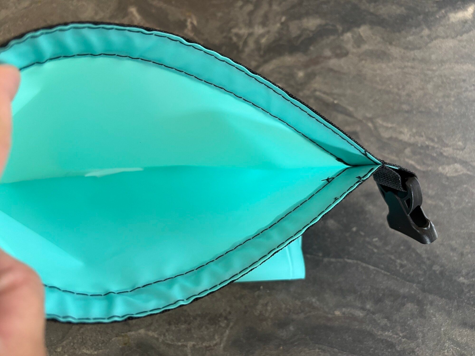 【ダイソーで揃う】アウトドアなどでの活躍はもちろん!防災グッズにもなる常備しておきたいおすすめアイテム5選