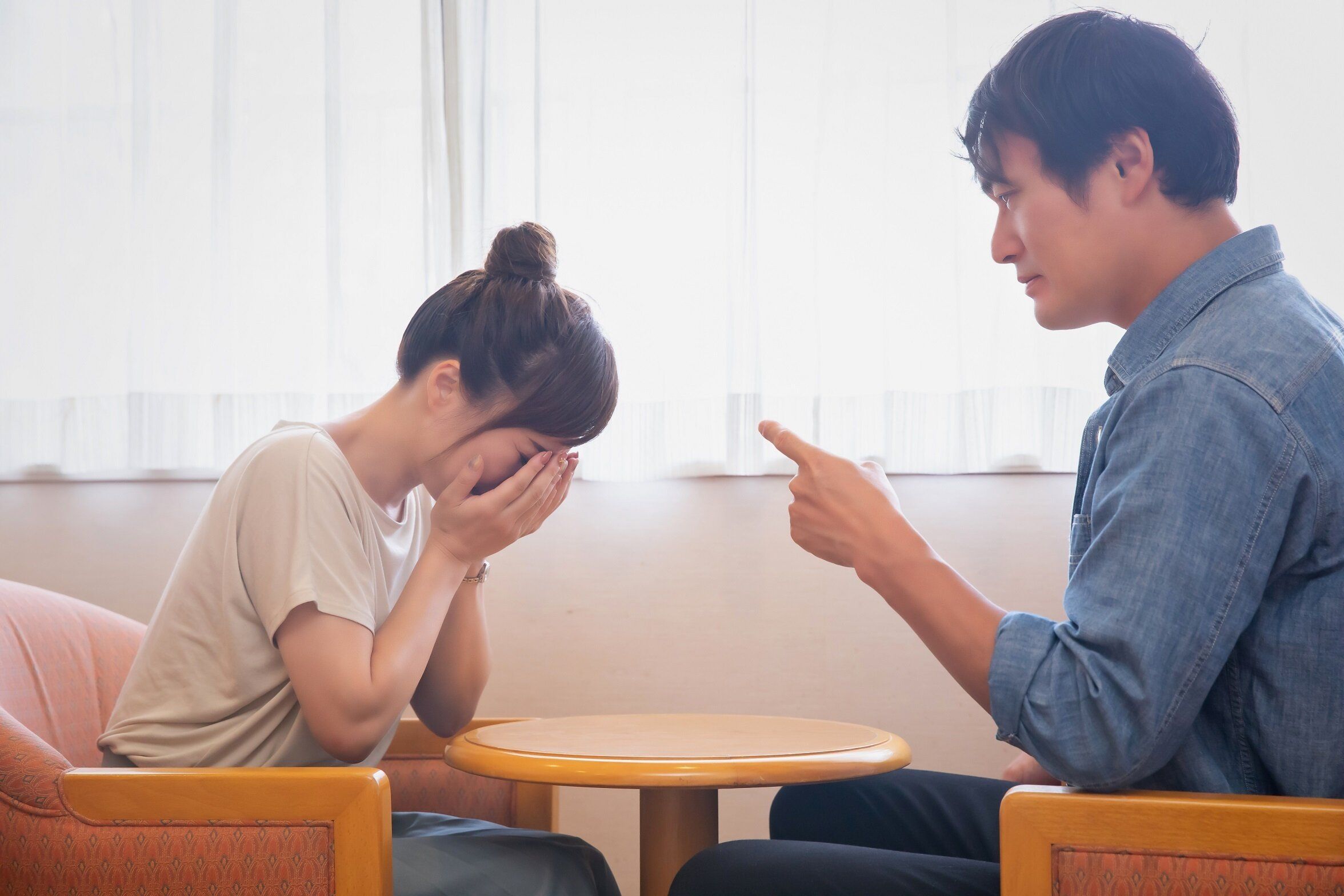 うちの夫はモラハラ夫?「モラハラ地獄」の最中にやってはいけない5つのこと