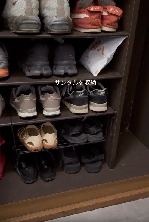 【ダイソー】下駄箱のデッドスペースにも収納を増やせる