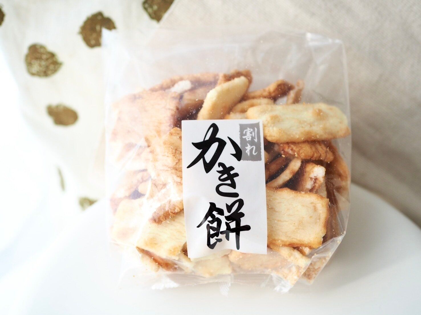 シャトレーゼ「割れかき餅」商品写真