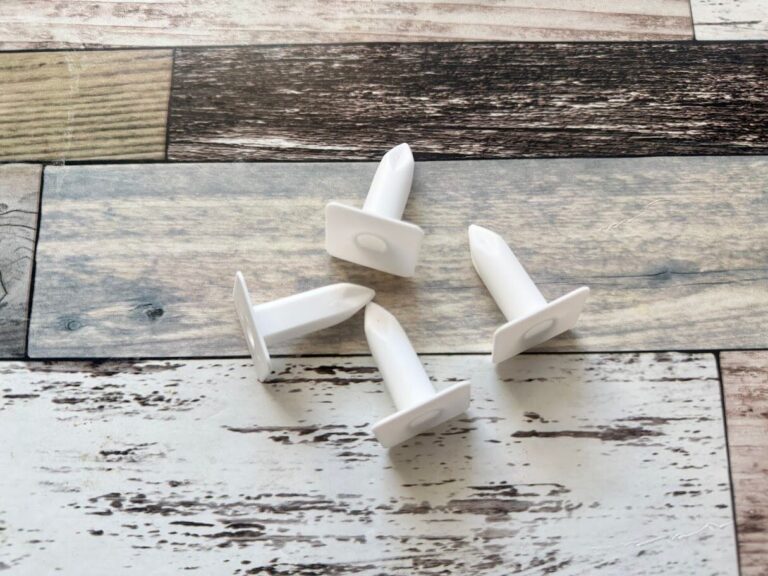 セリアのおすすめ「ラップやホイルの飛び出し防止ストッパー」」はキッチンの「ちょっとしたイライラ」を解消してくれるアイテム