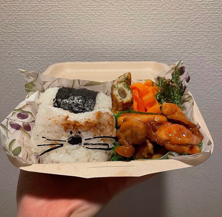 使い捨て弁当箱