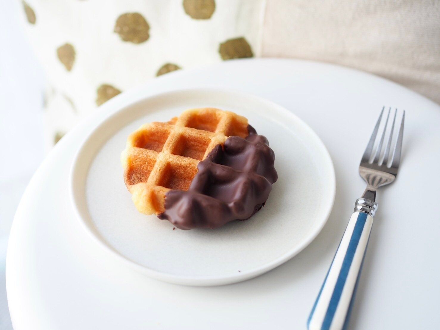 シャトレーゼ「ビスキュイワッフル　スイート」商品写真