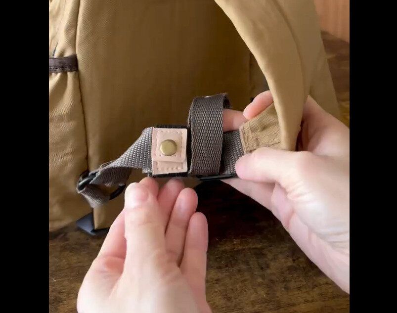 【セリア】めちゃスッキリ!リュックのヒモ固定バンド