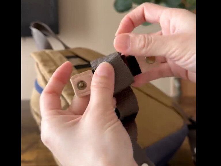 【セリア】めちゃスッキリ!リュックのヒモ固定バンド