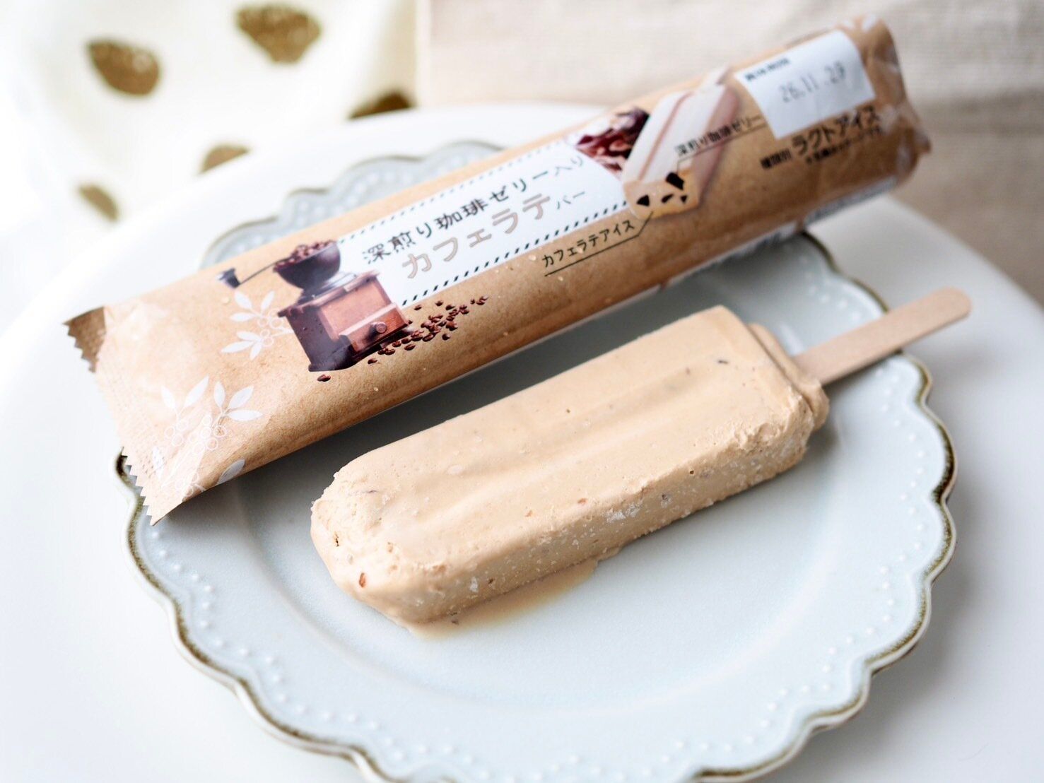 シャトレーゼ「深煎り珈琲ゼリー入りカフェラテバー」商品写真