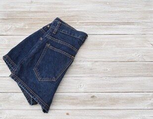 デニムショーツ