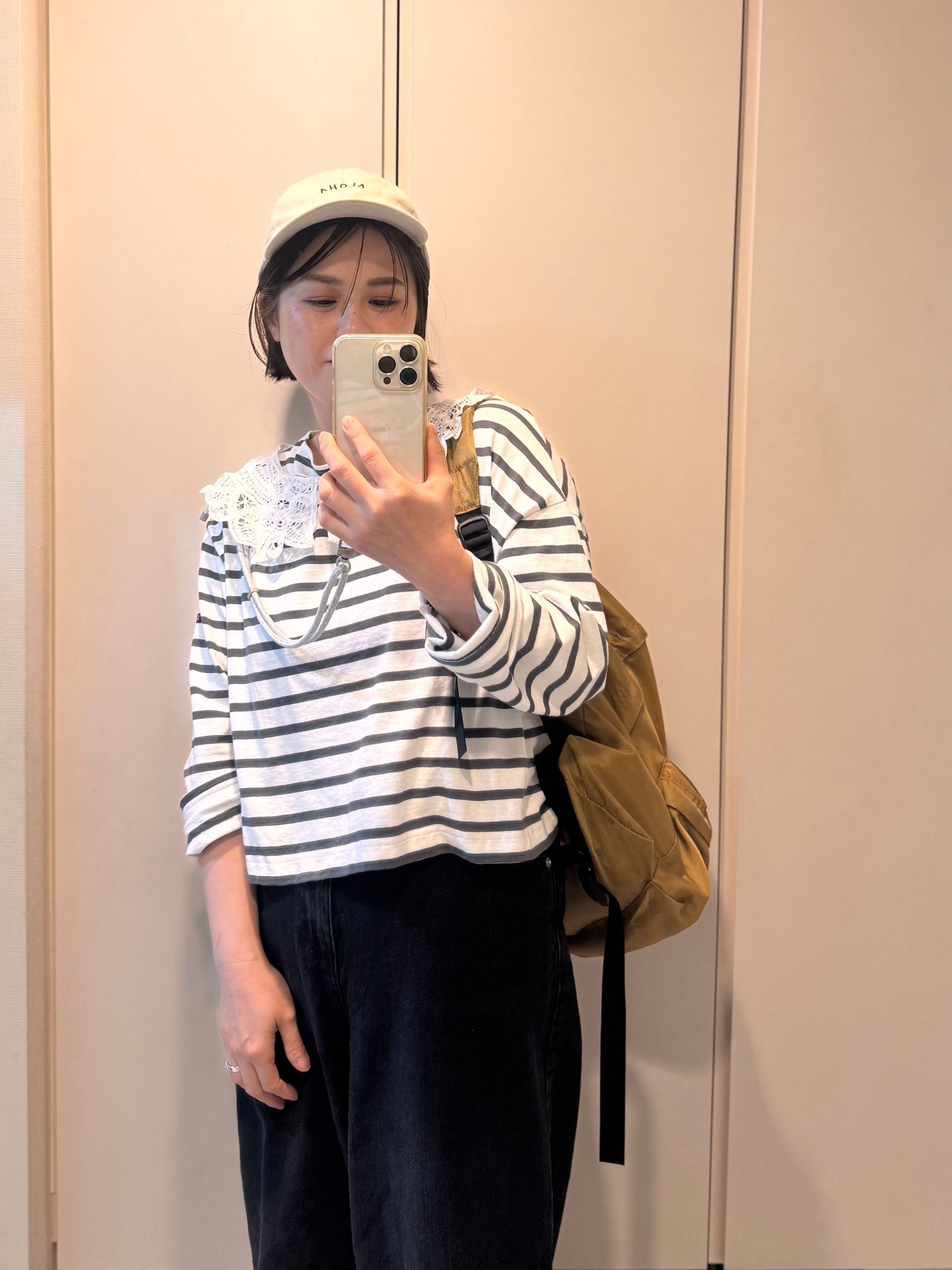 キャップとボーダーとデニム