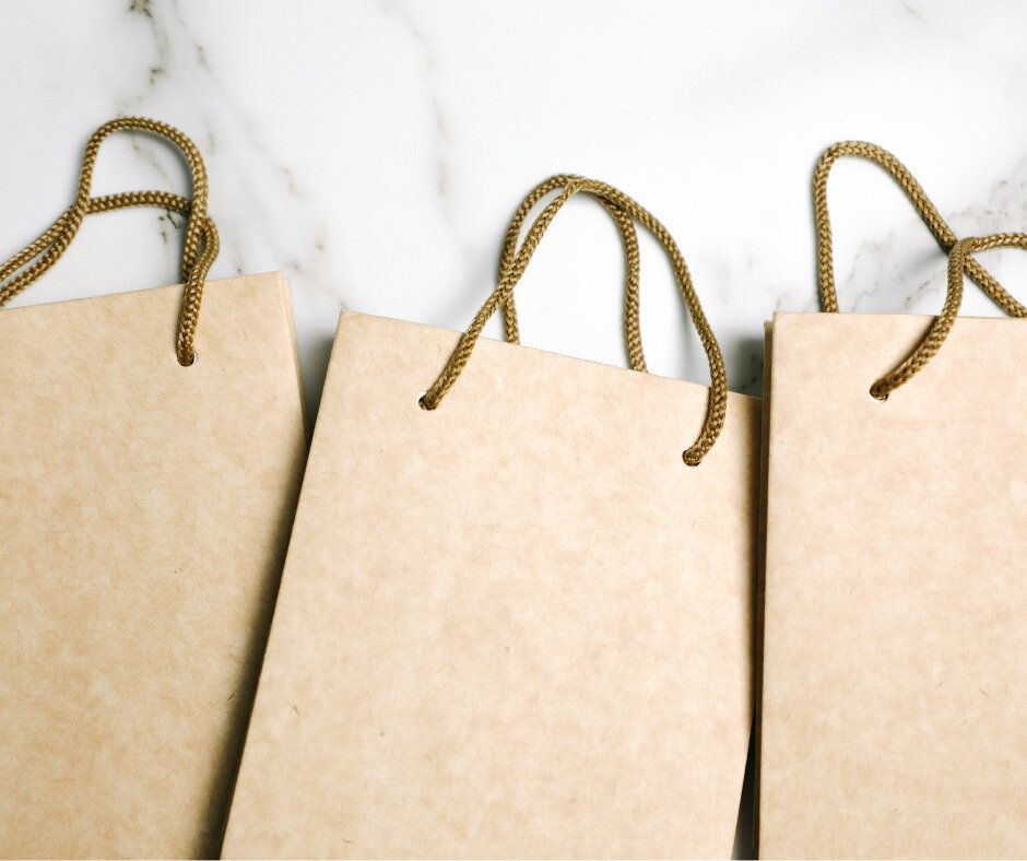 紙袋収納のアイデア7選！おすすめのダイソー商品も紹介