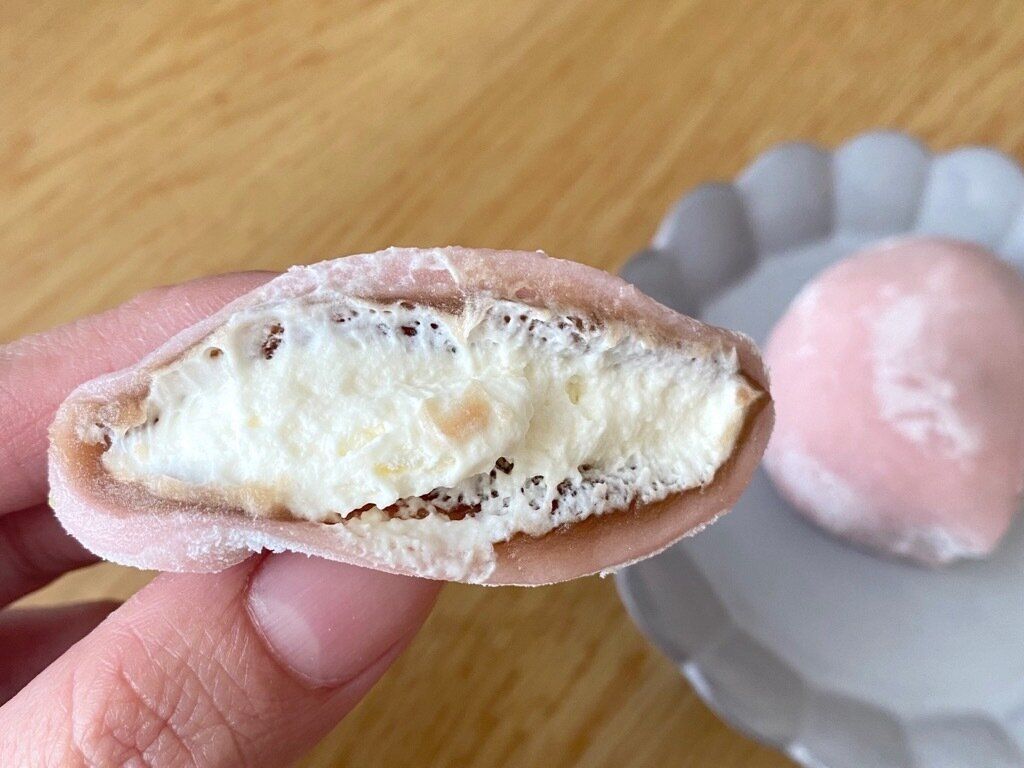 ホイップクリーム大福苺