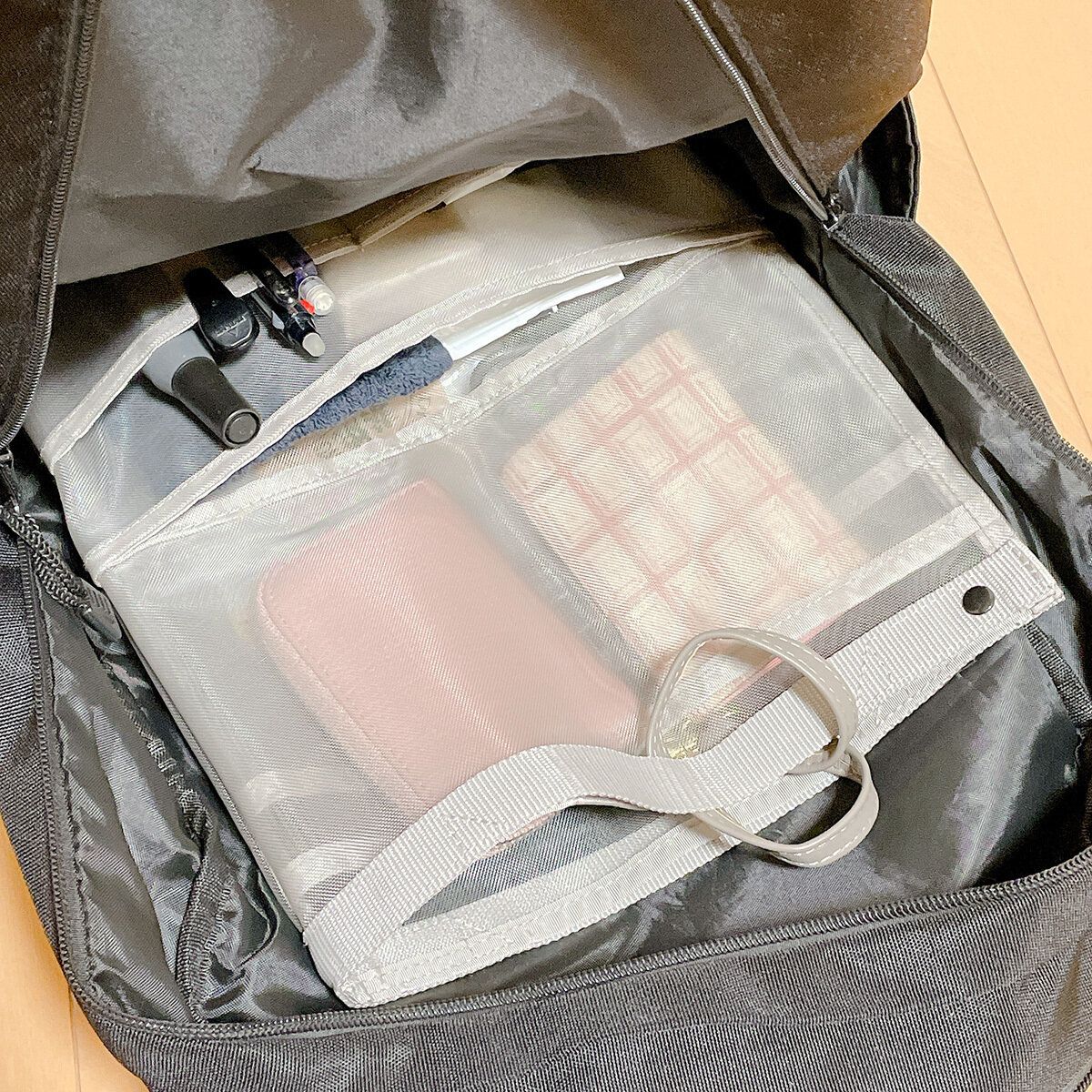 バッグを変えるときはバッグインバッグごと移せる