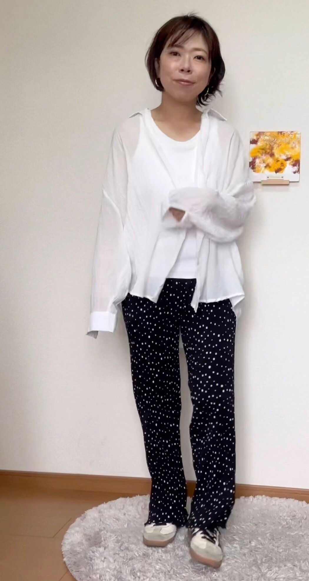 シャツとどっとのパンツのコーディネート