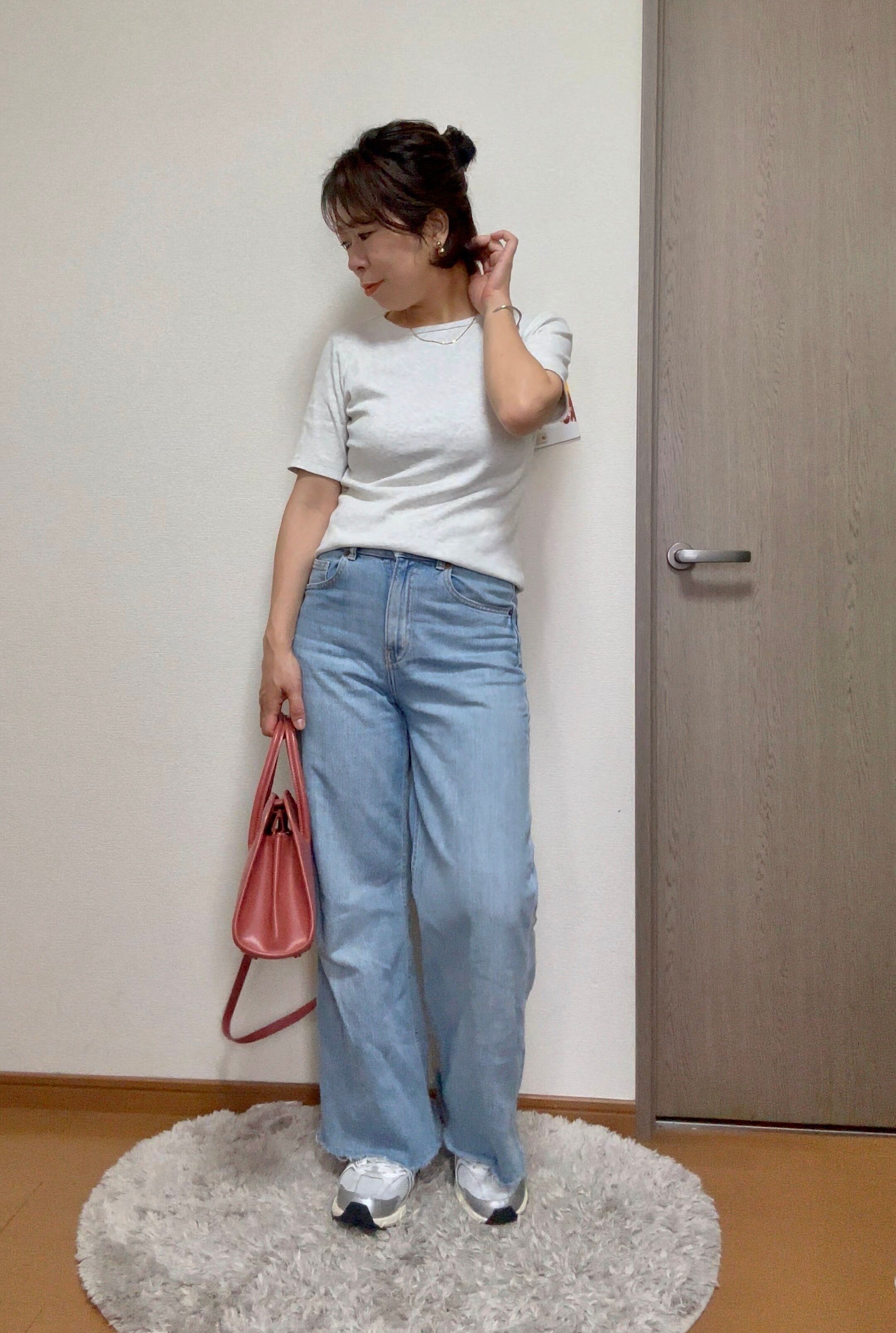 Tシャツにデニムコーデ