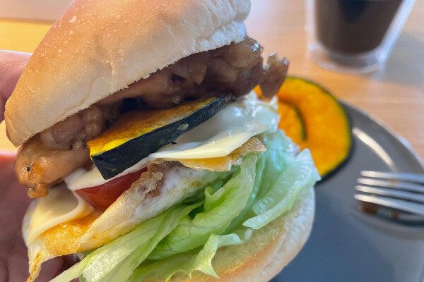 お家ハンバーガー（てりやきチキン・かぼちゃ入り）