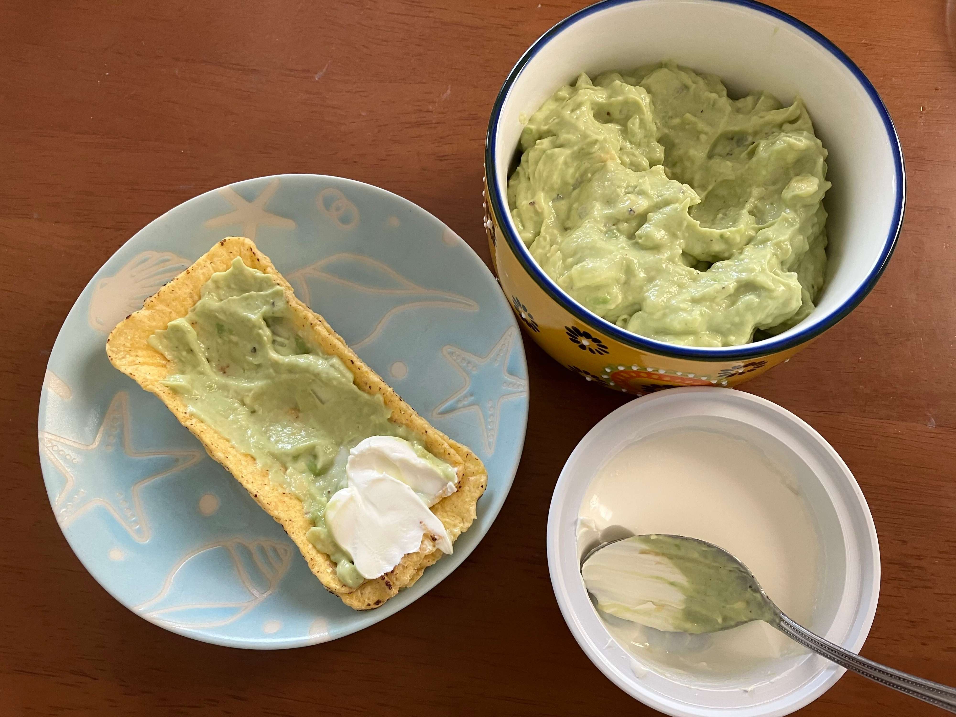 タコタブにワカモレソースをたっぷりと