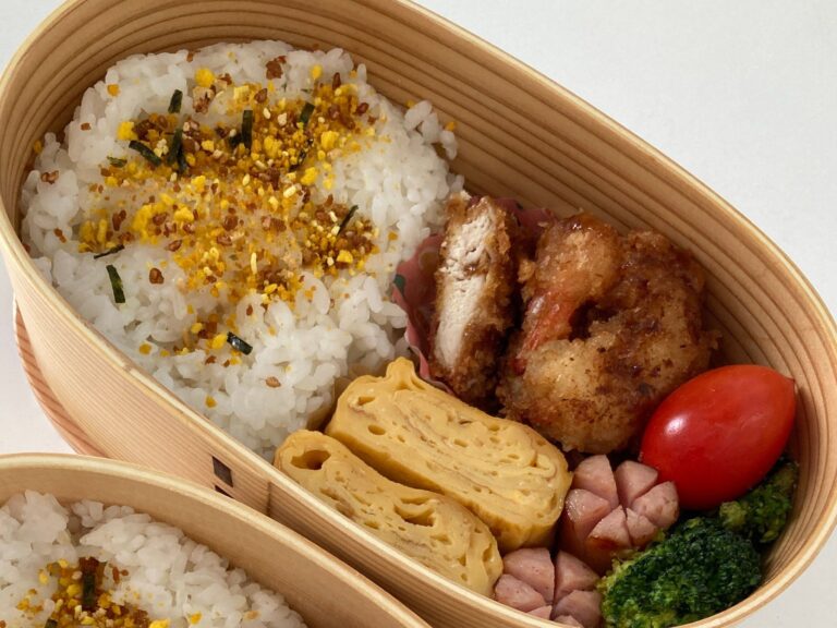【行楽弁当】みんな大好き！定番おかずだからこそコツがいる！絶品「卵焼き」のレシピ付き