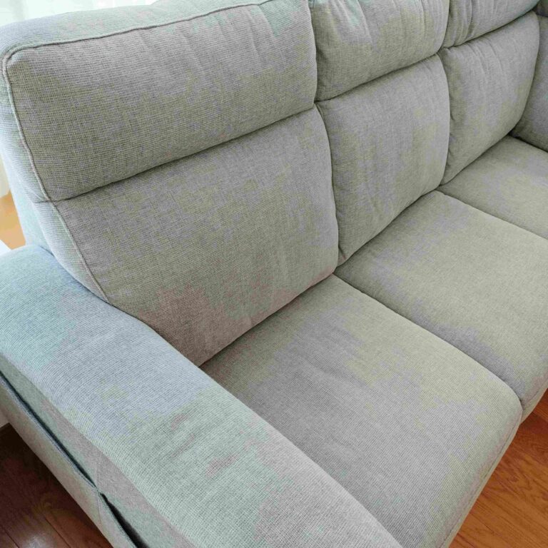 【ニトリ】知らないと損！お手入れしにくいファブリックの汚れ防止に役立つスプレー