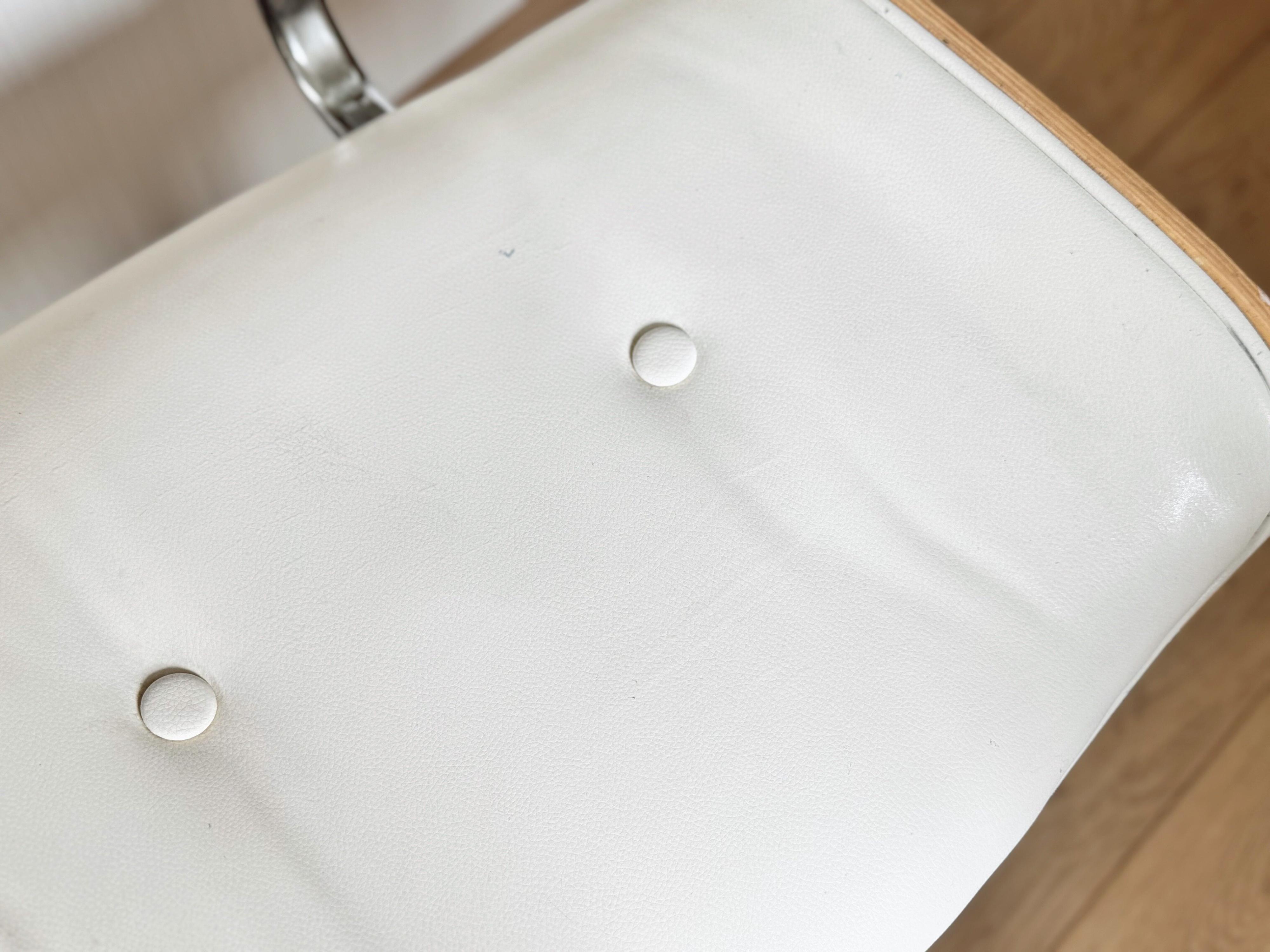 合皮のソファーで試してみた！