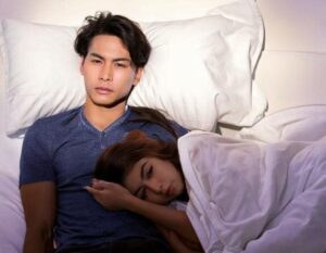 【夢占い】妻の浮気の夢の意味とは？相手や状況別に徹底解説！